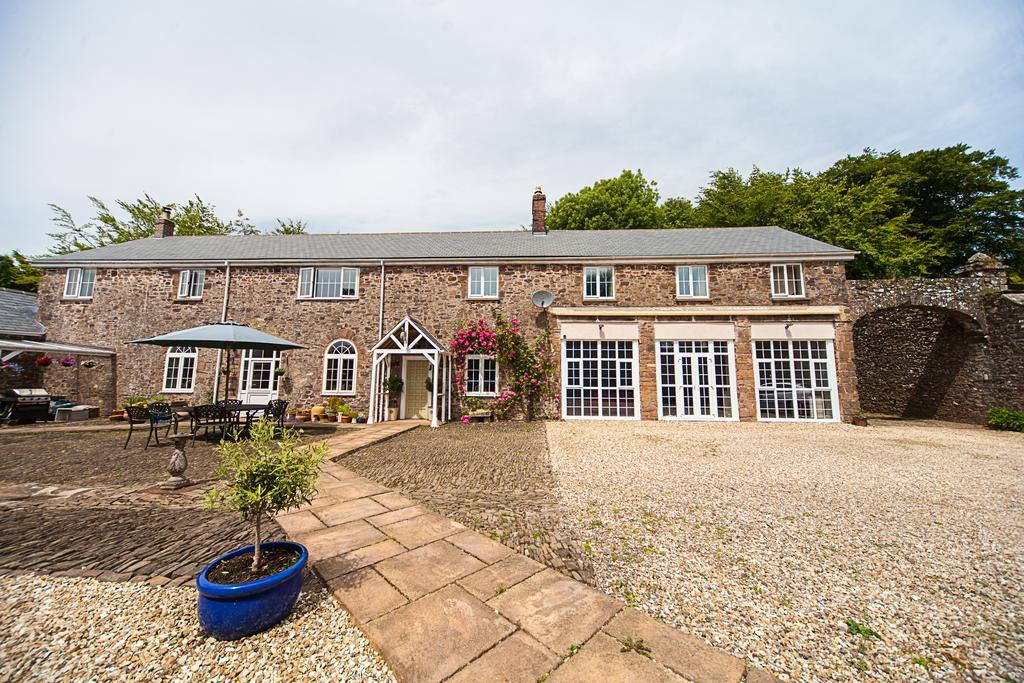 Stoodleigh Court Coach House Acomodação com café da manhã Tiverton  Exterior foto